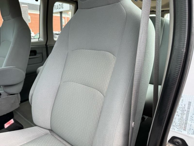 Ford Econoline E-150 XLT 2009