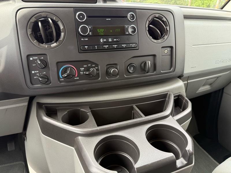 Ford Econoline E-150 XLT 2009