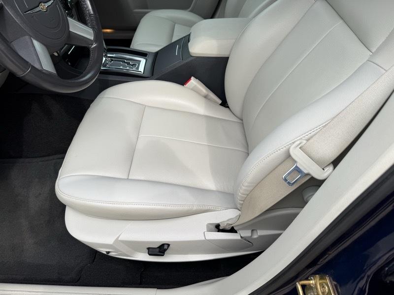Chrysler 300 Touring AWD 2005