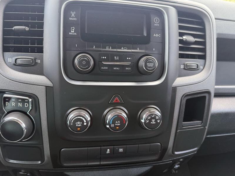 RAM 1500 Tradesman Quad Cab 2WD 2018