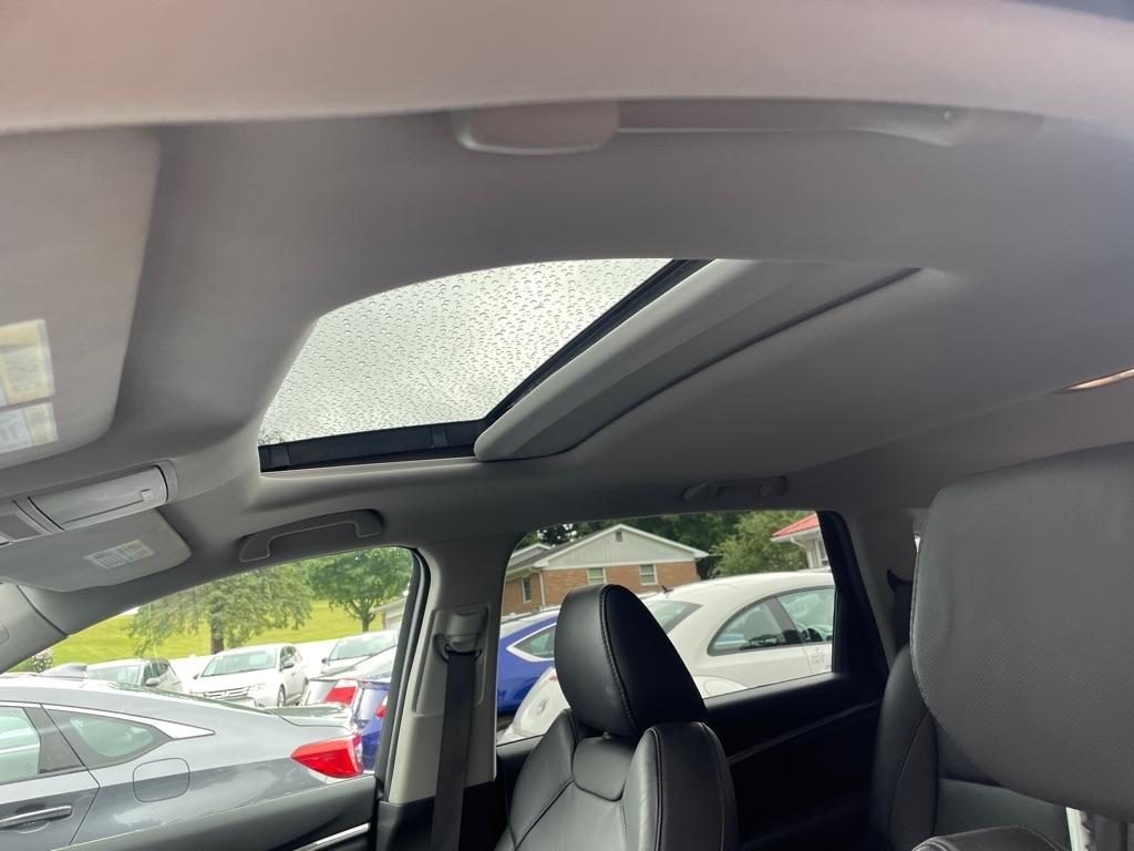 Acura MDX SH-AWD 4dr Tech Pkg 2015