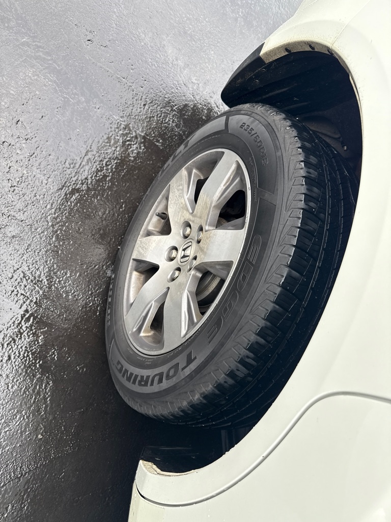 Honda Pilot Touring 4WD 5-Spd AT with DVD 2015