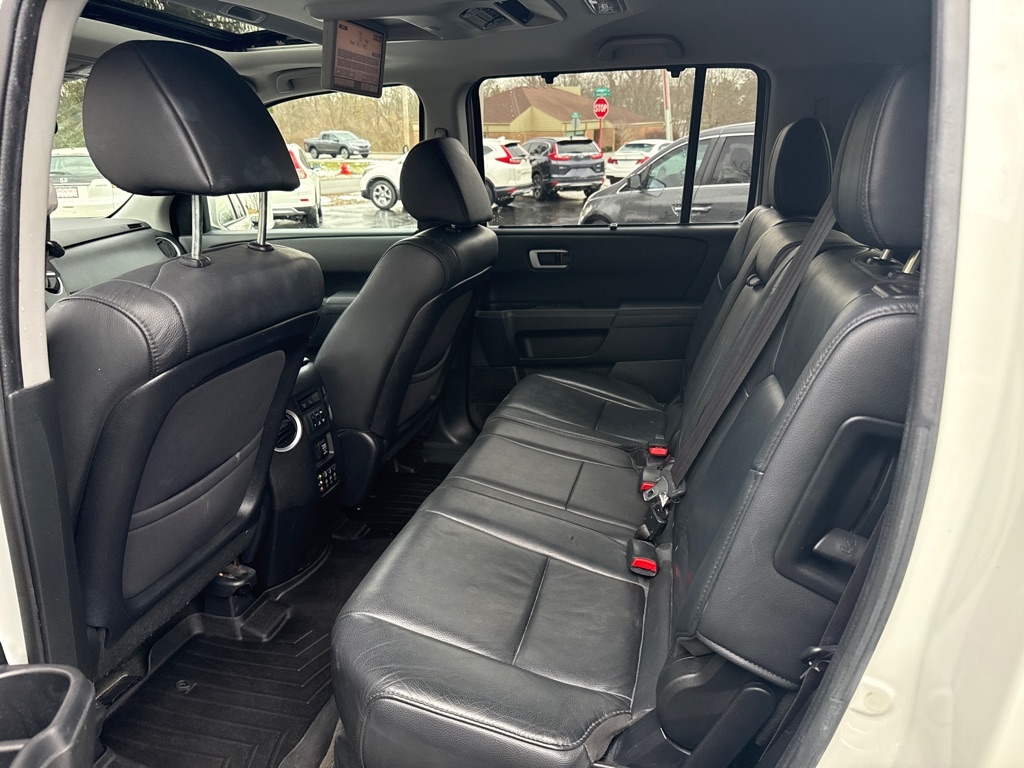 Honda Pilot Touring 4WD 5-Spd AT with DVD 2015