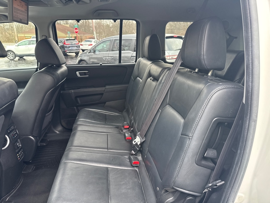 Honda Pilot Touring 4WD 5-Spd AT with DVD 2015