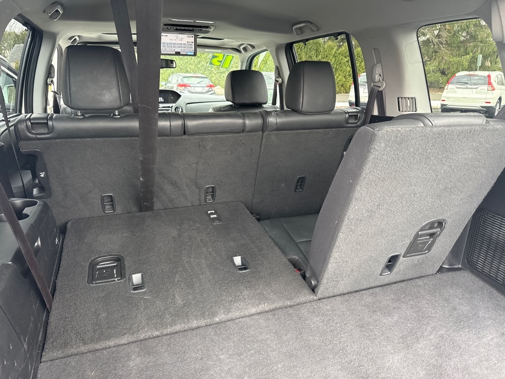 Honda Pilot Touring 4WD 5-Spd AT with DVD 2015