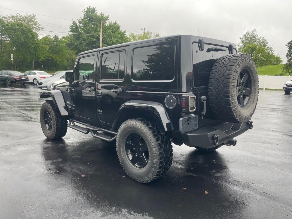 Jeep Wrangler Unlimited Sahara 4WD 2011