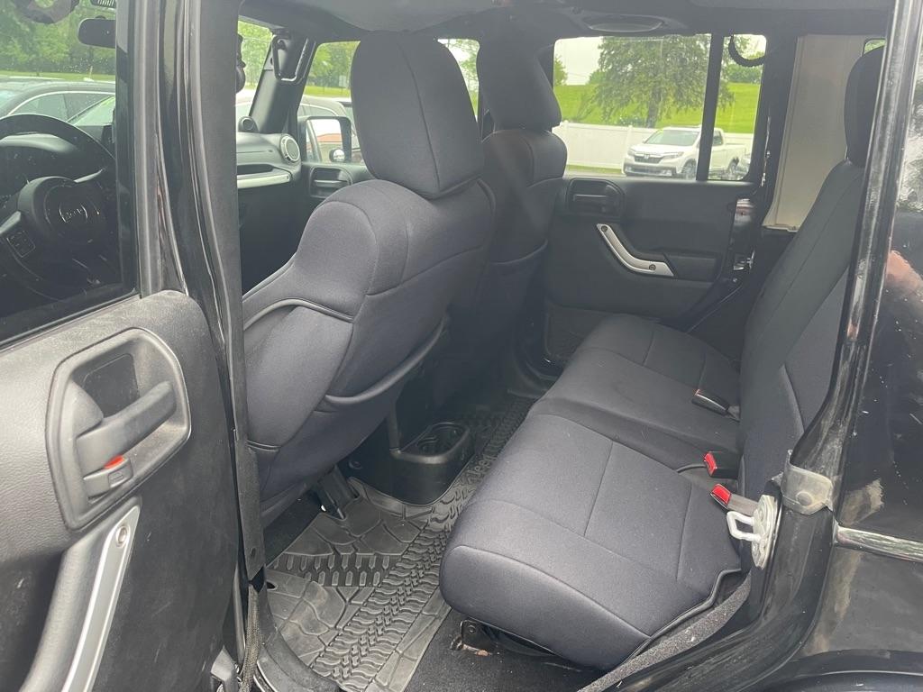 Jeep Wrangler Unlimited Sahara 4WD 2011