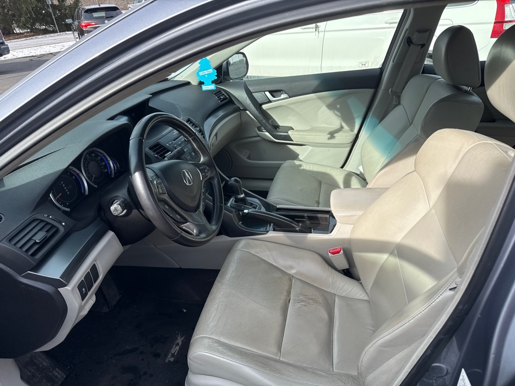 Acura TSX 5-Speed AT with Tech Package 2011