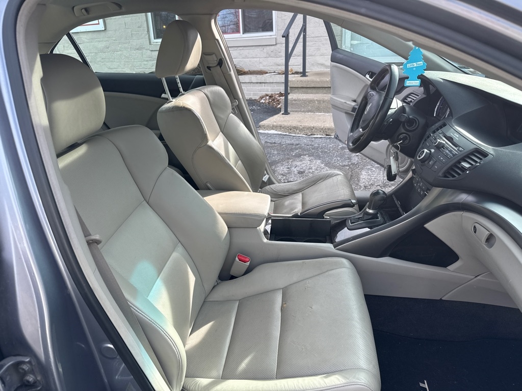 Acura TSX 5-Speed AT with Tech Package 2011