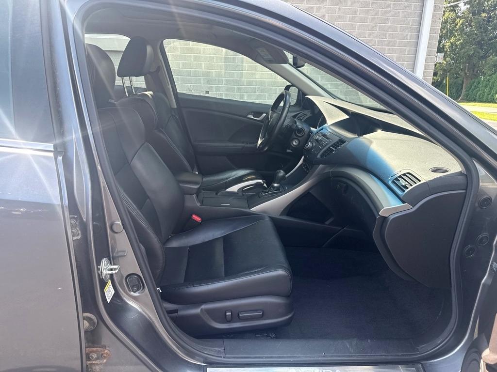 Acura TSX 5-speed AT 2010