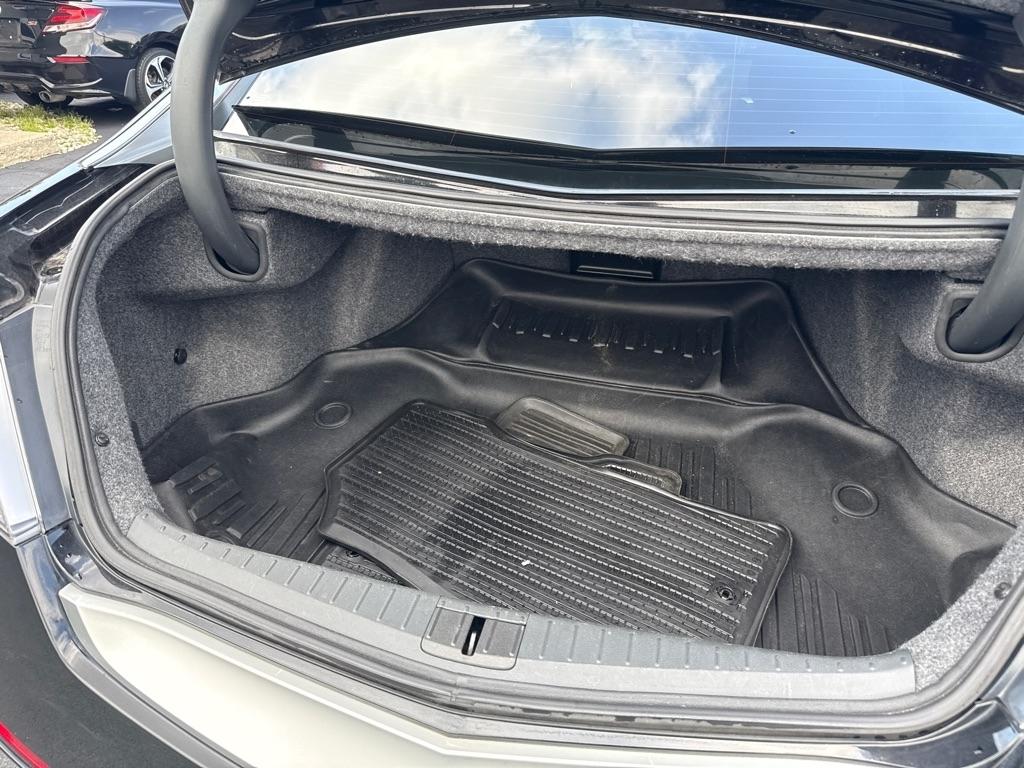 Acura TL 6-Speed MT SH-AWD with Tech Package 2011