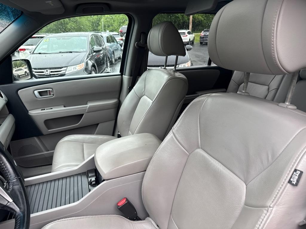 Honda Pilot EX-L 4WD 5-Spd AT with DVD 2012
