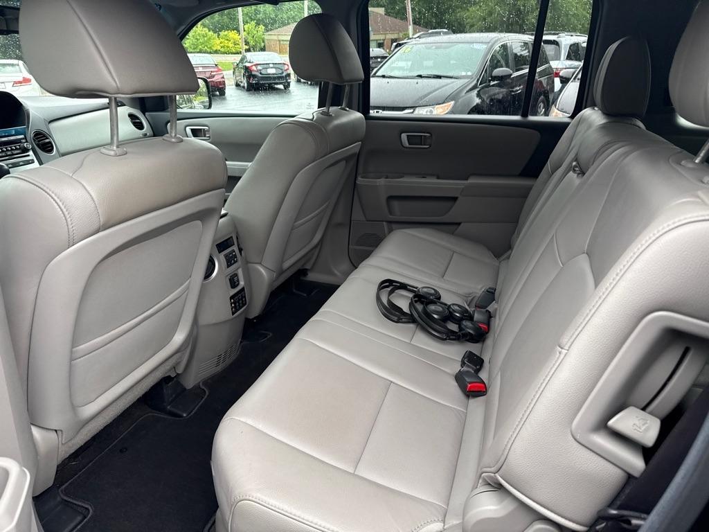 Honda Pilot EX-L 4WD 5-Spd AT with DVD 2012
