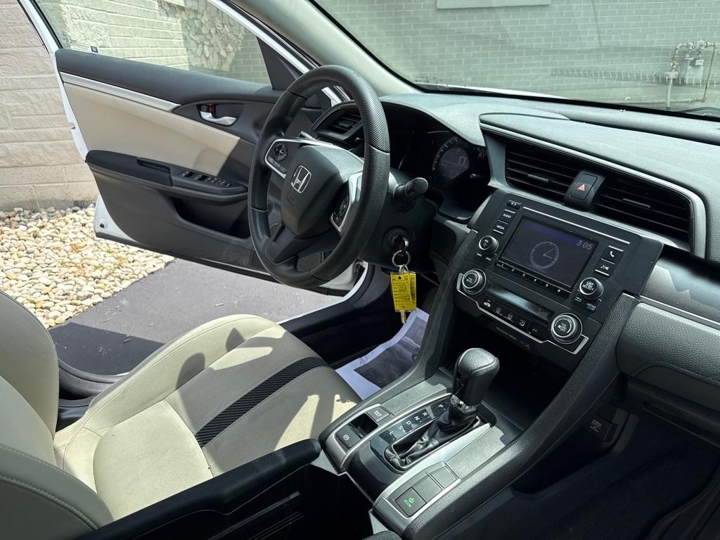 Honda Civic LX Sedan CVT 2017