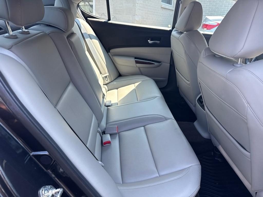 Acura TLX 9-Spd AT 2015