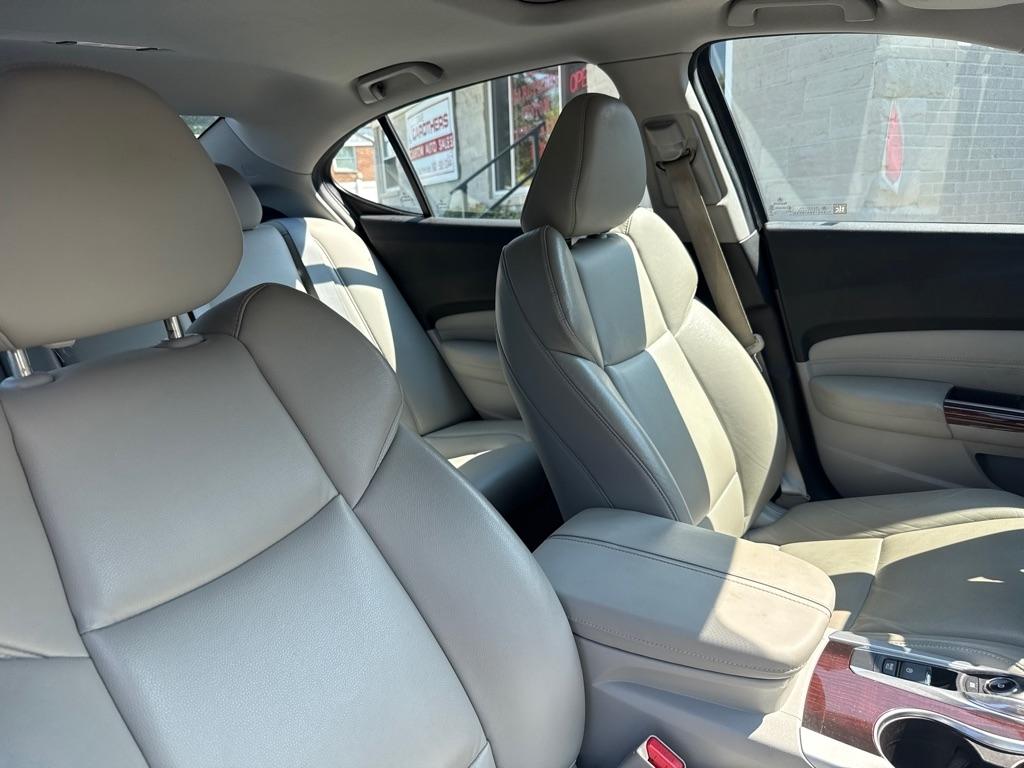 Acura TLX 9-Spd AT 2015