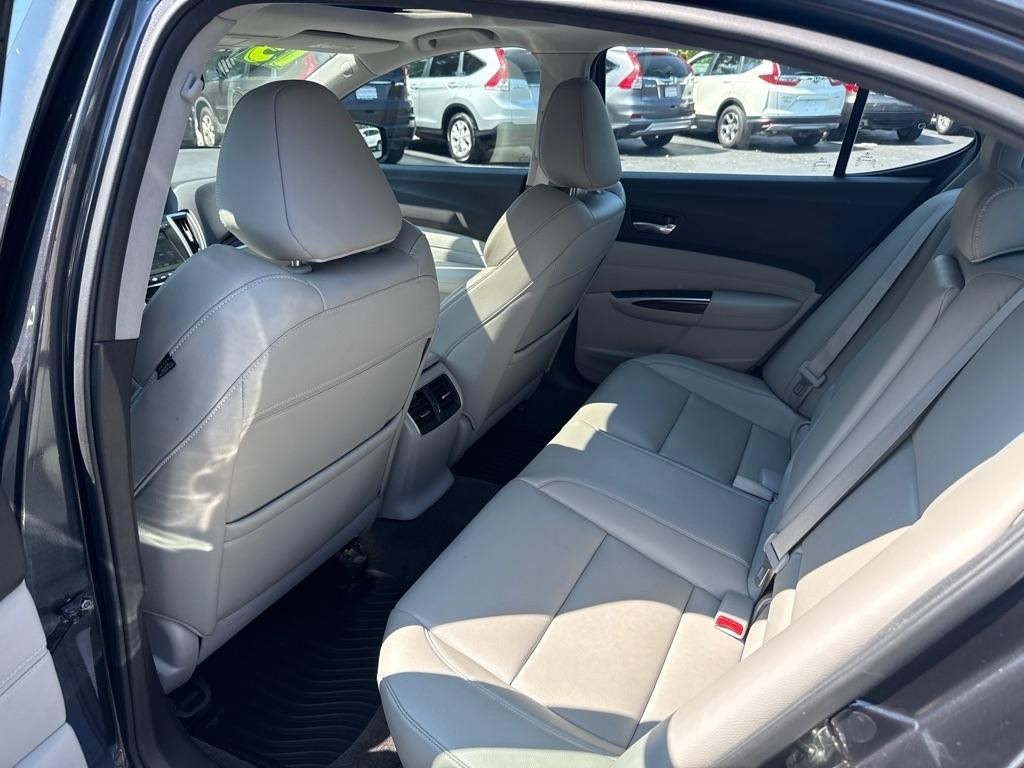 Acura TLX 9-Spd AT 2015