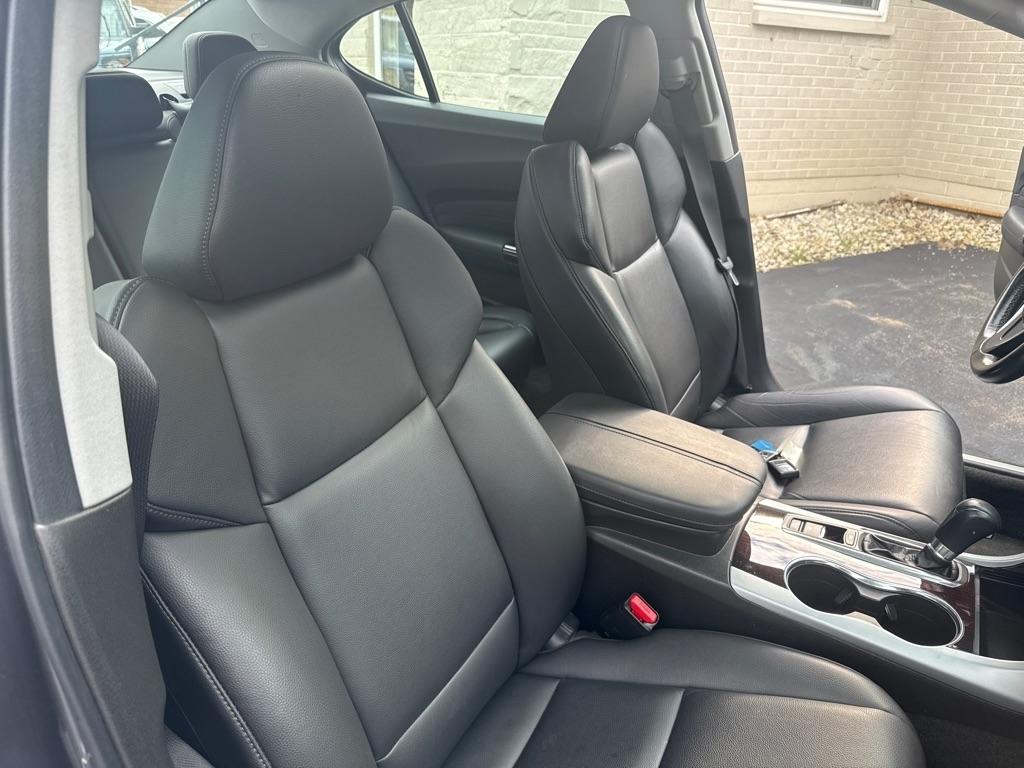 Acura TLX Base 2.4L 2017
