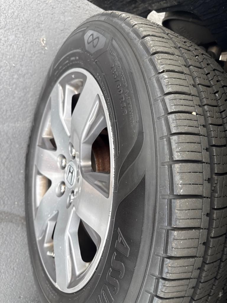 Honda Pilot Touring 4WD 5-Spd AT with DVD 2014