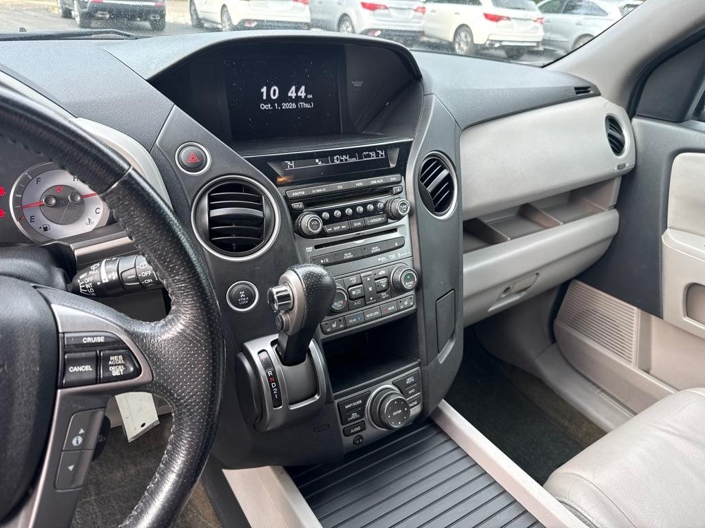 Honda Pilot Touring 4WD 5-Spd AT with DVD 2014