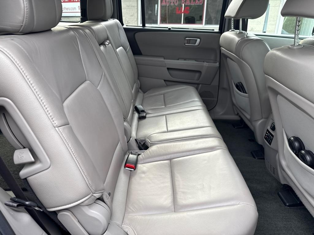 Honda Pilot Touring 4WD 5-Spd AT with DVD 2014