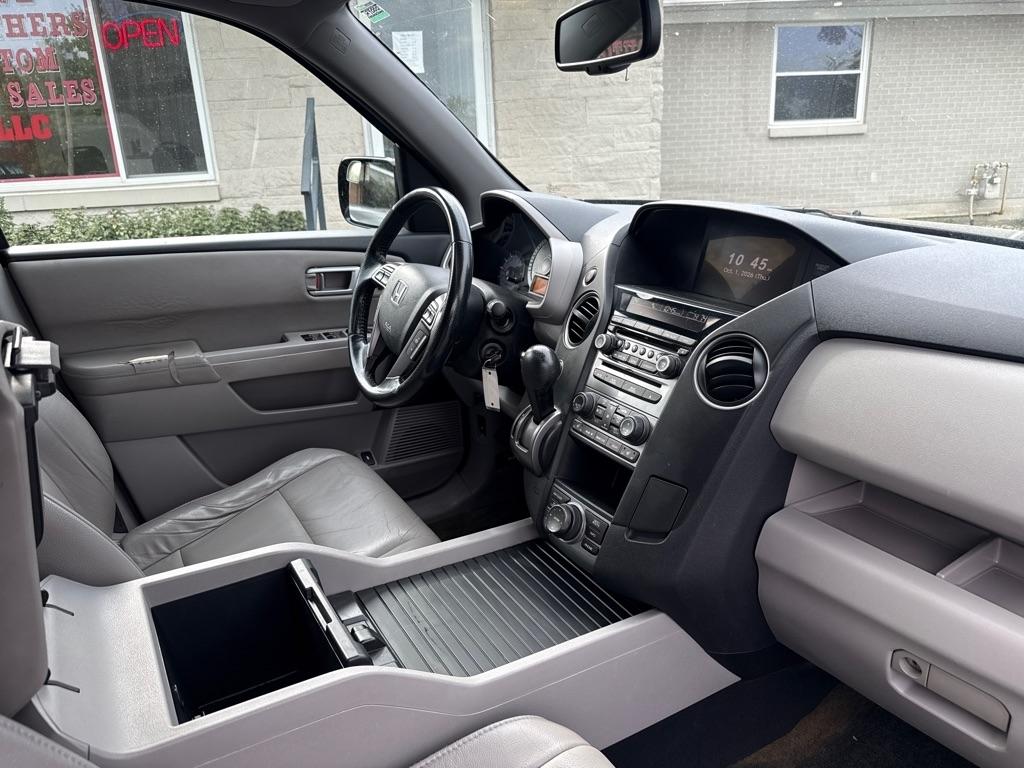 Honda Pilot Touring 4WD 5-Spd AT with DVD 2014