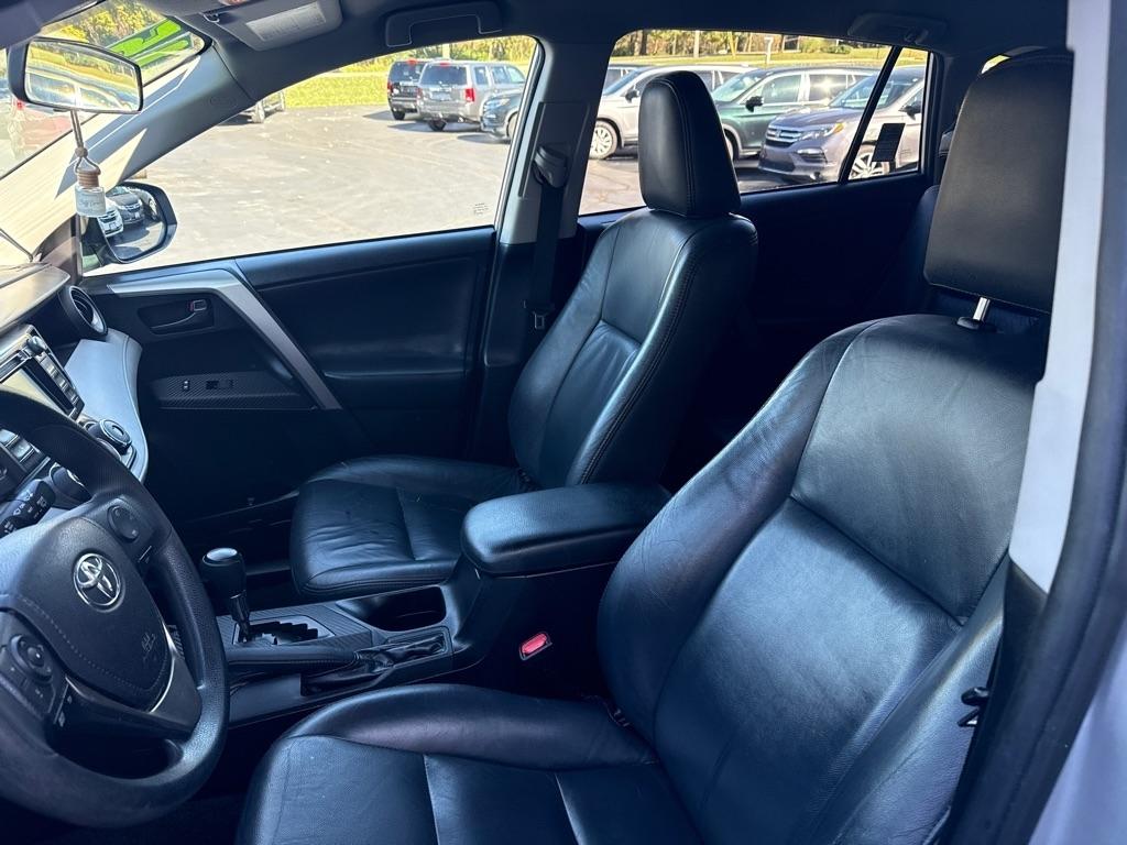 Toyota RAV4 LE FWD 2015
