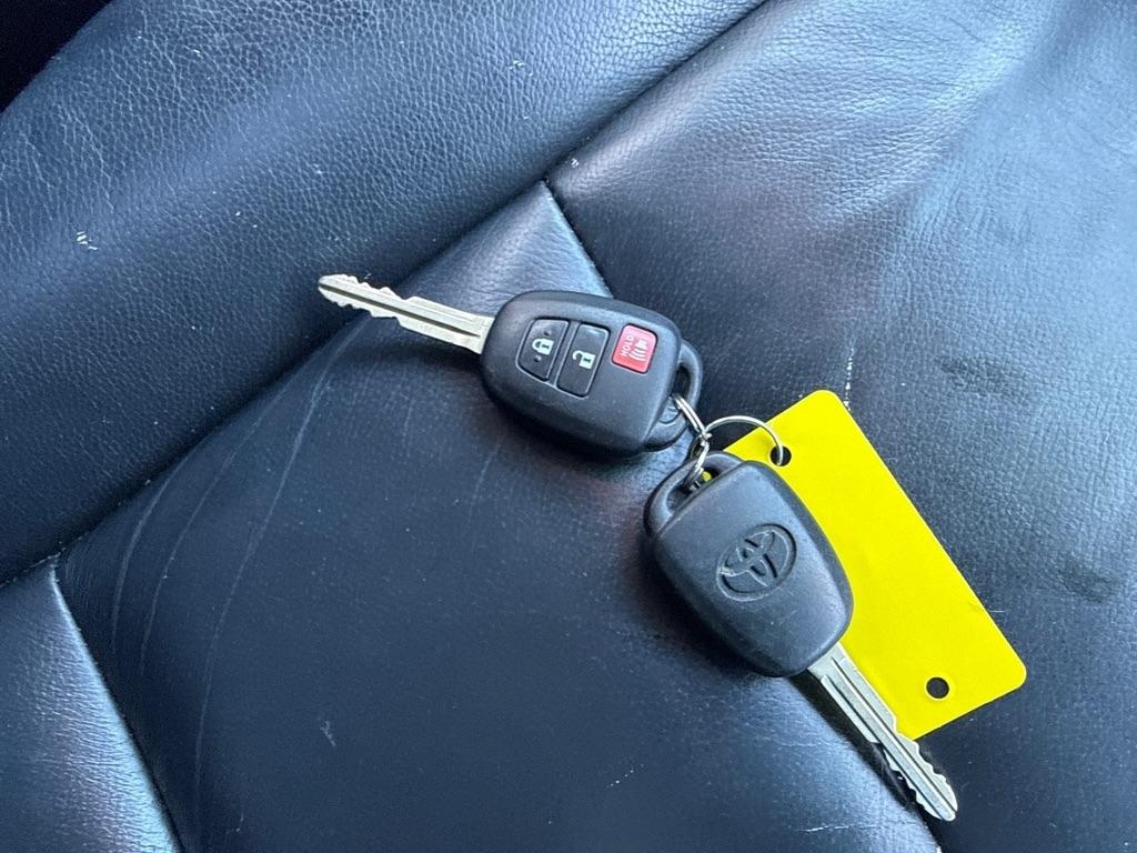 Toyota RAV4 LE FWD 2015