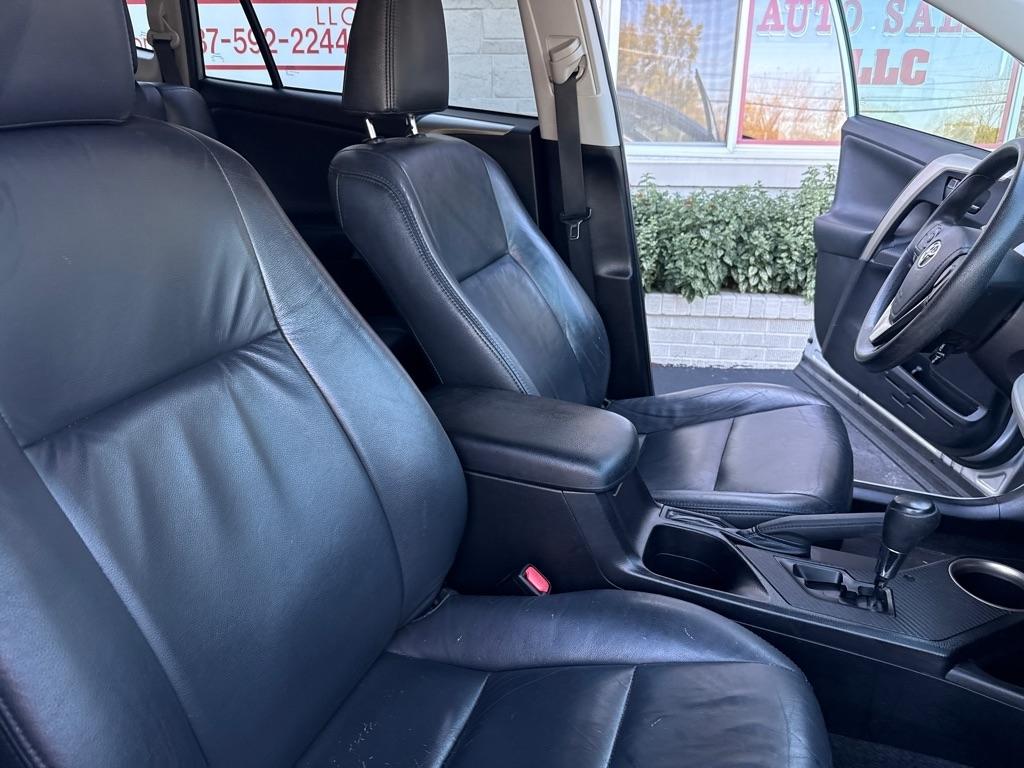 Toyota RAV4 LE FWD 2015