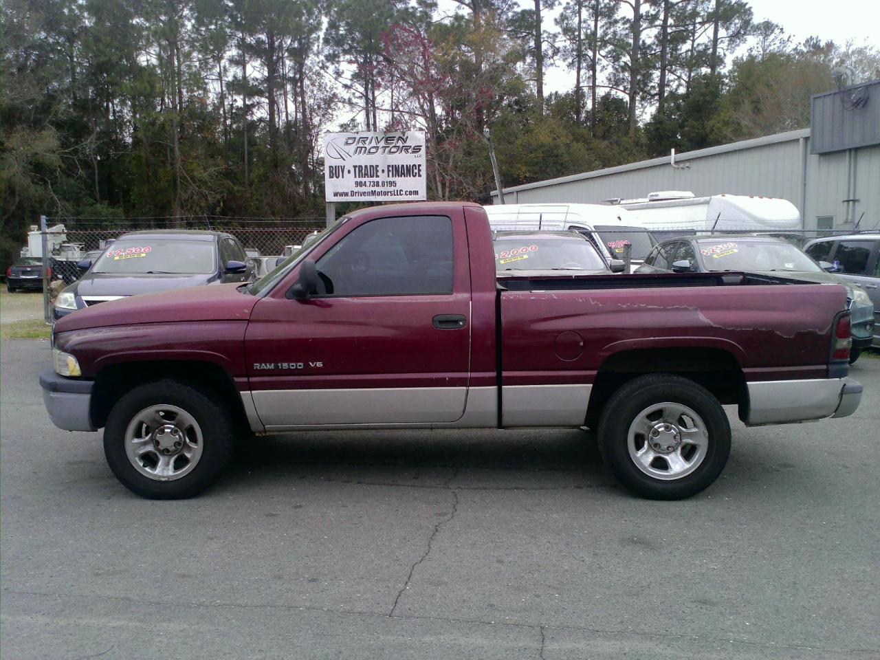 Dodge Ram 1500 WS Reg. Cab Short Bed 2WD 2001