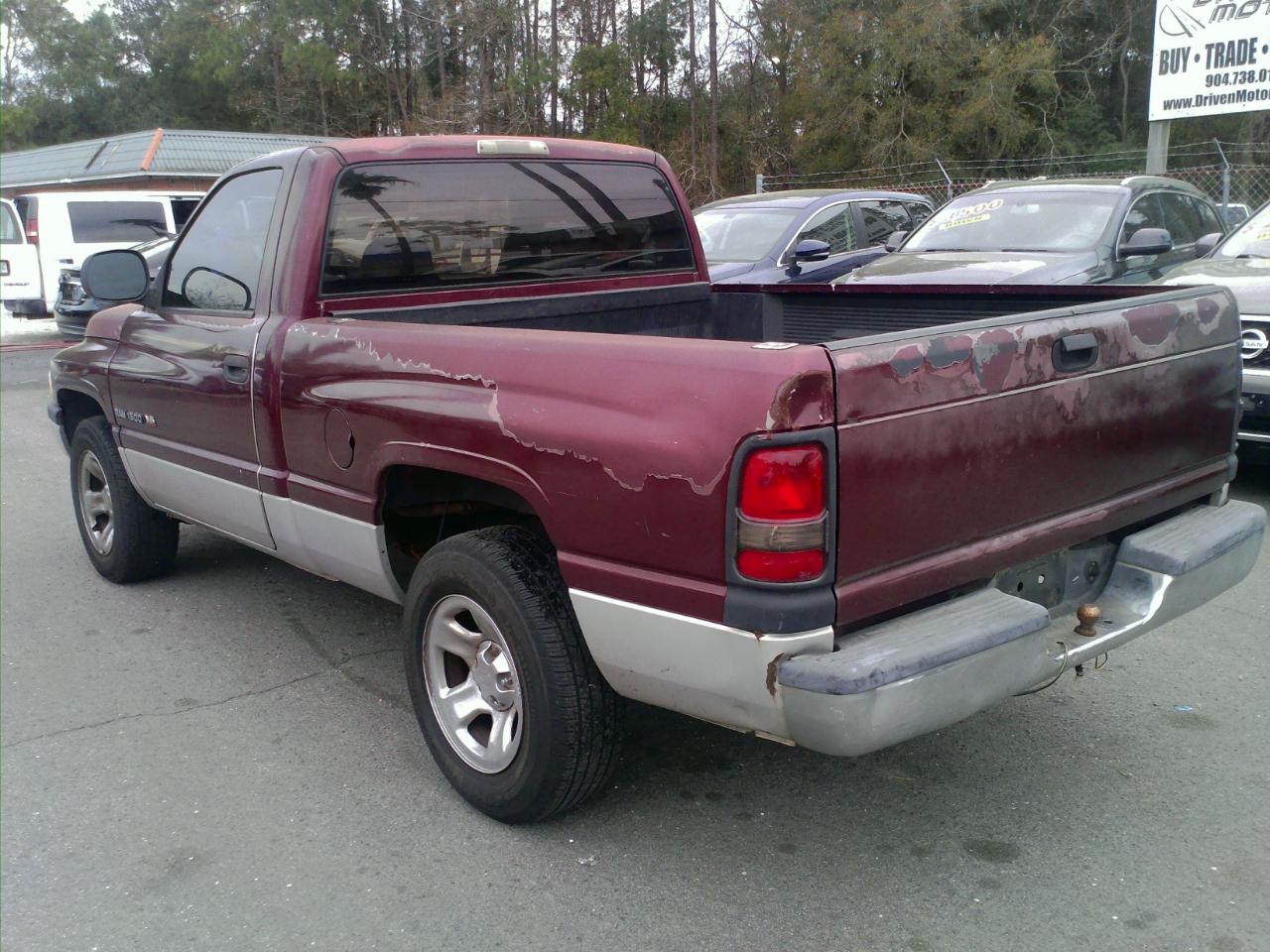 Dodge Ram 1500 WS Reg. Cab Short Bed 2WD 2001
