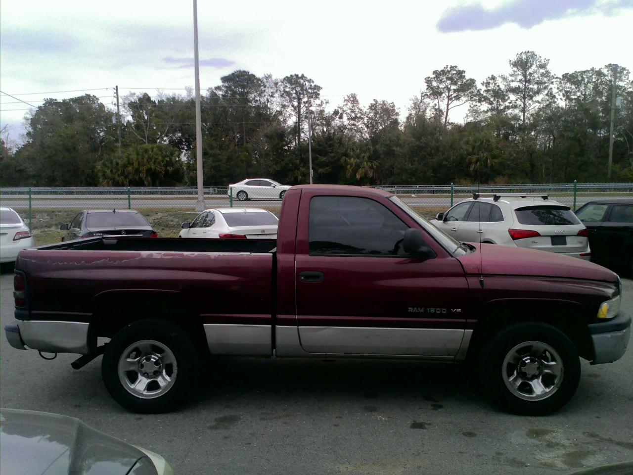 Dodge Ram 1500 WS Reg. Cab Short Bed 2WD 2001