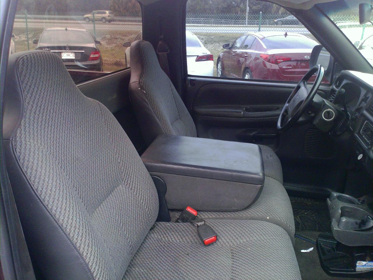 Dodge Ram 1500 WS Reg. Cab Short Bed 2WD 2001