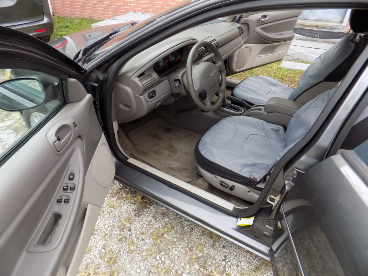 Chrysler Sebring Sedan 2005