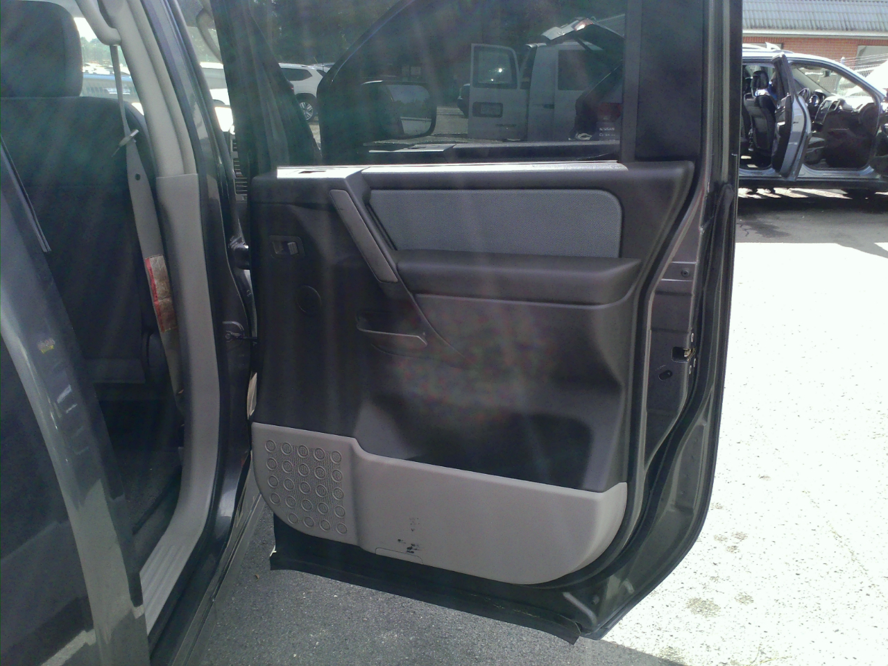 Nissan Titan XE Crew Cab 4WD 2004