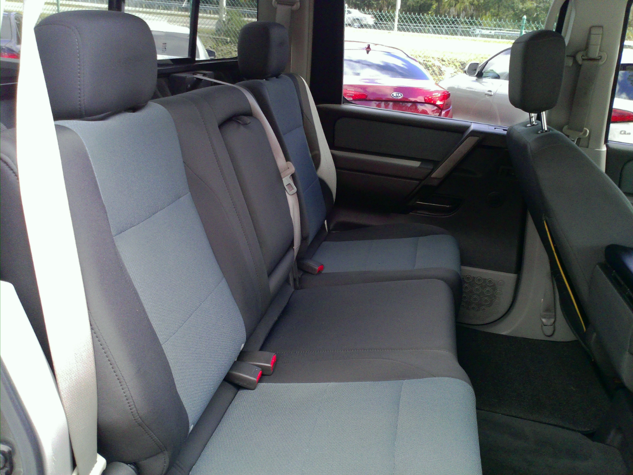 Nissan Titan XE Crew Cab 4WD 2004