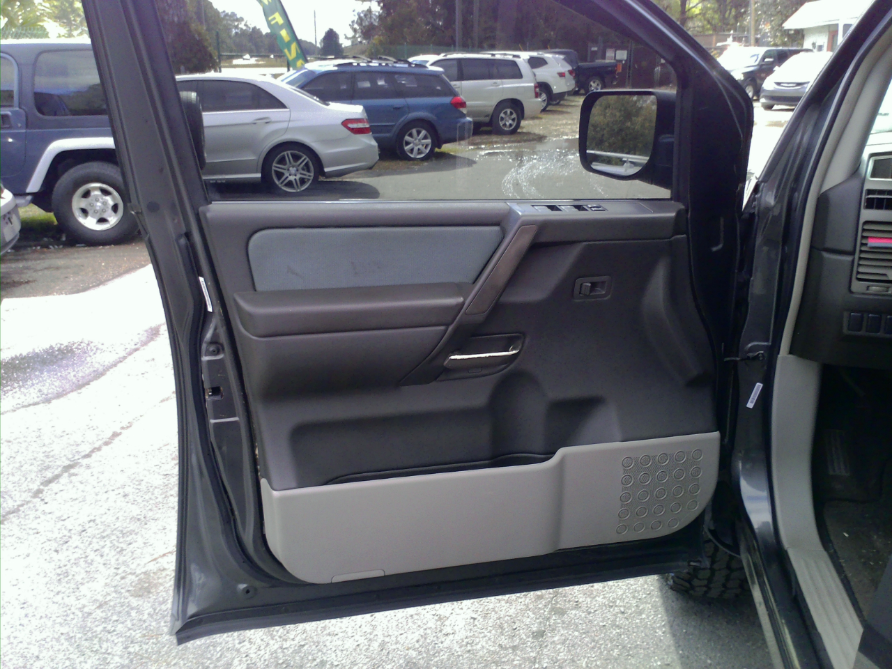 Nissan Titan XE Crew Cab 4WD 2004