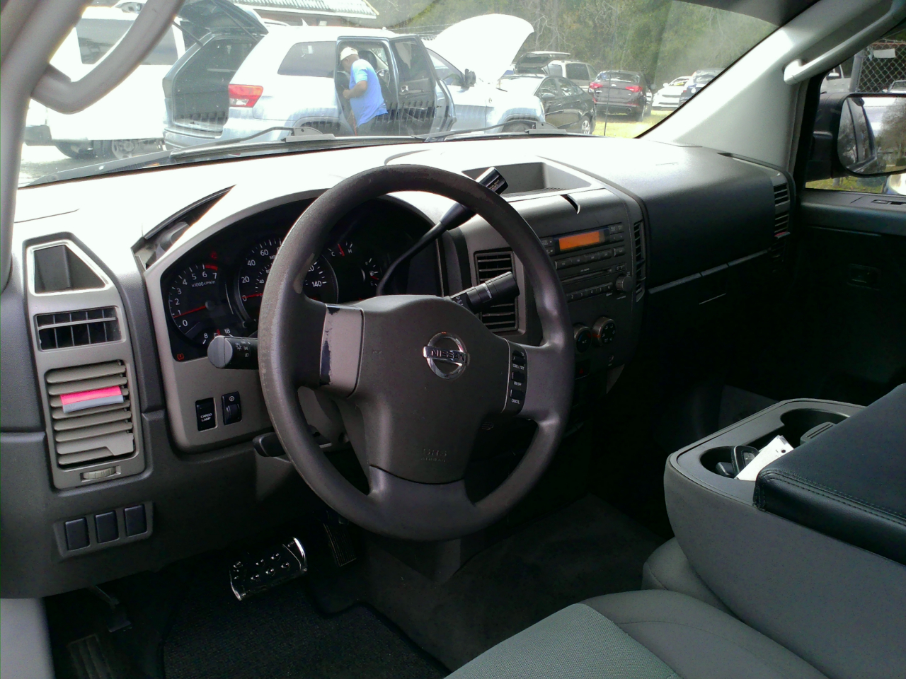 Nissan Titan XE Crew Cab 4WD 2004