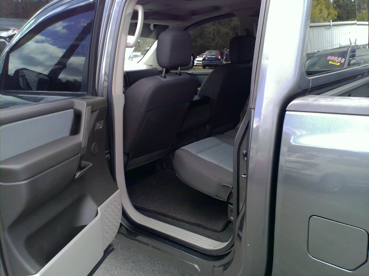 Nissan Titan XE Crew Cab 4WD 2004