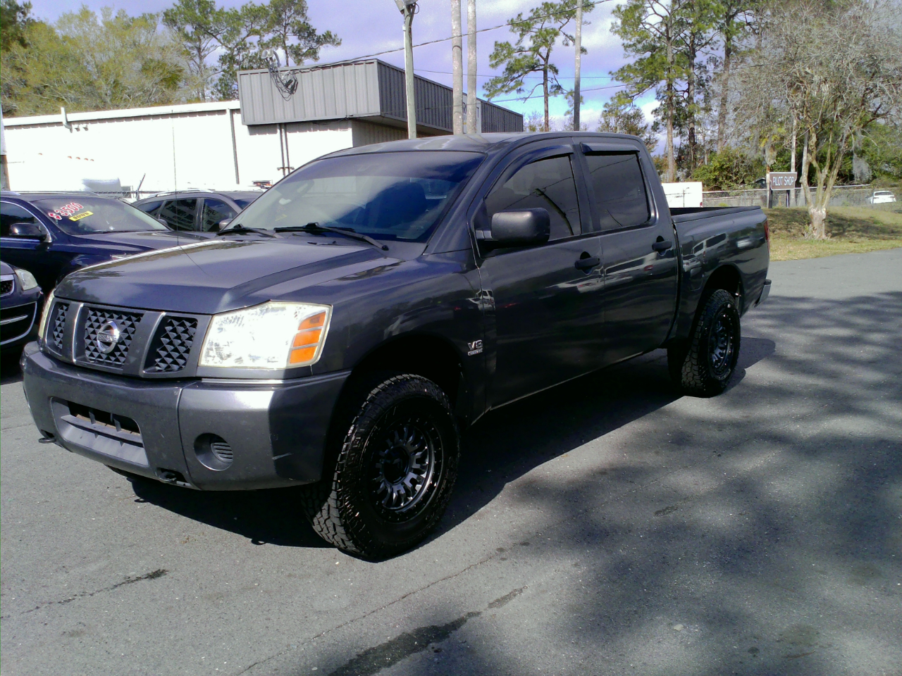 Nissan Titan XE Crew Cab 4WD 2004