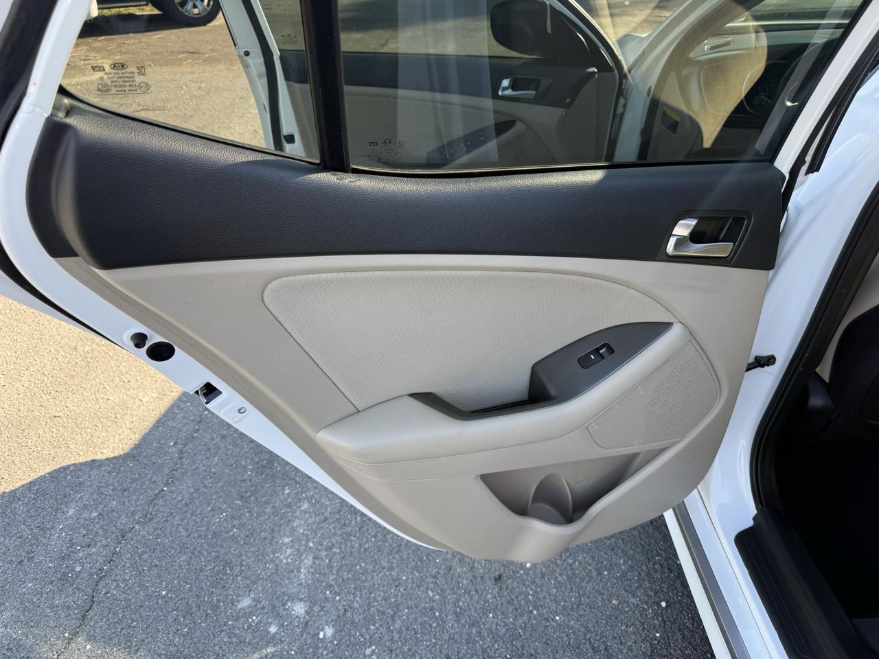 Kia Optima Hybrid LX 2015