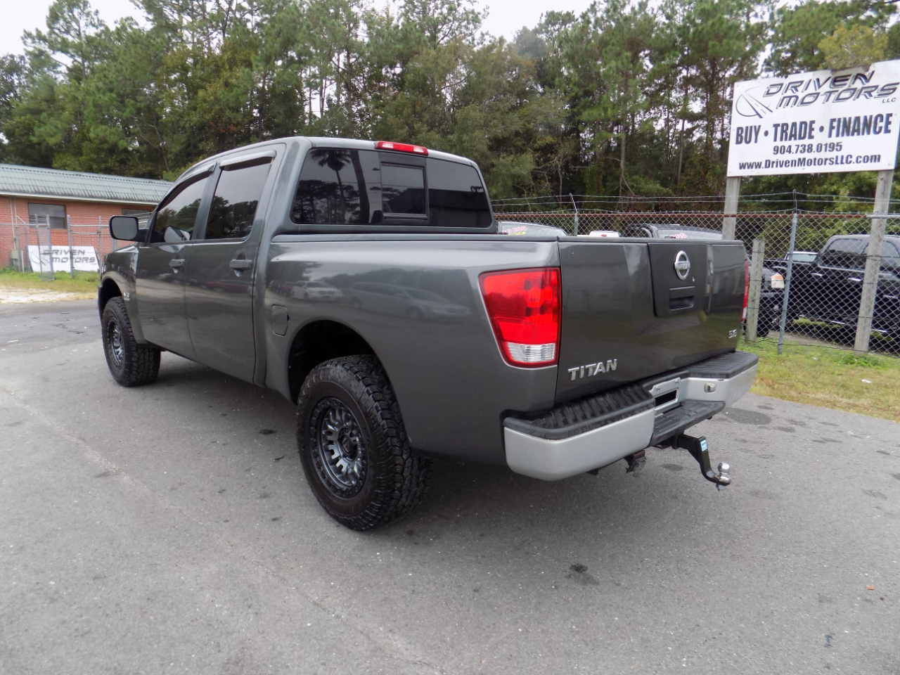 Nissan Titan XE Crew Cab 4WD 2004 Nissan Titan XE Crew Cab 4WD 2004