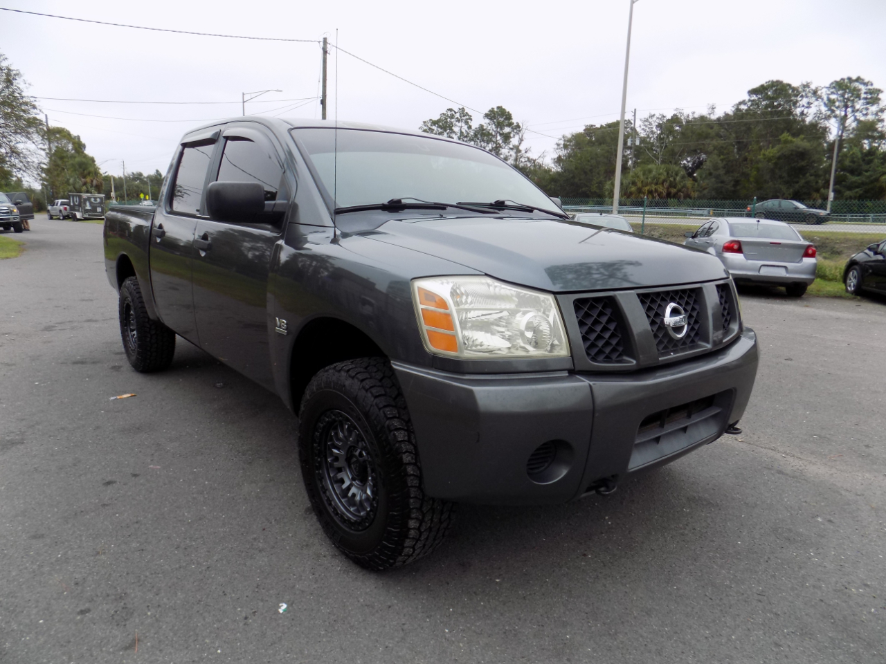 Nissan Titan XE Crew Cab 4WD 2004 Nissan Titan XE Crew Cab 4WD 2004