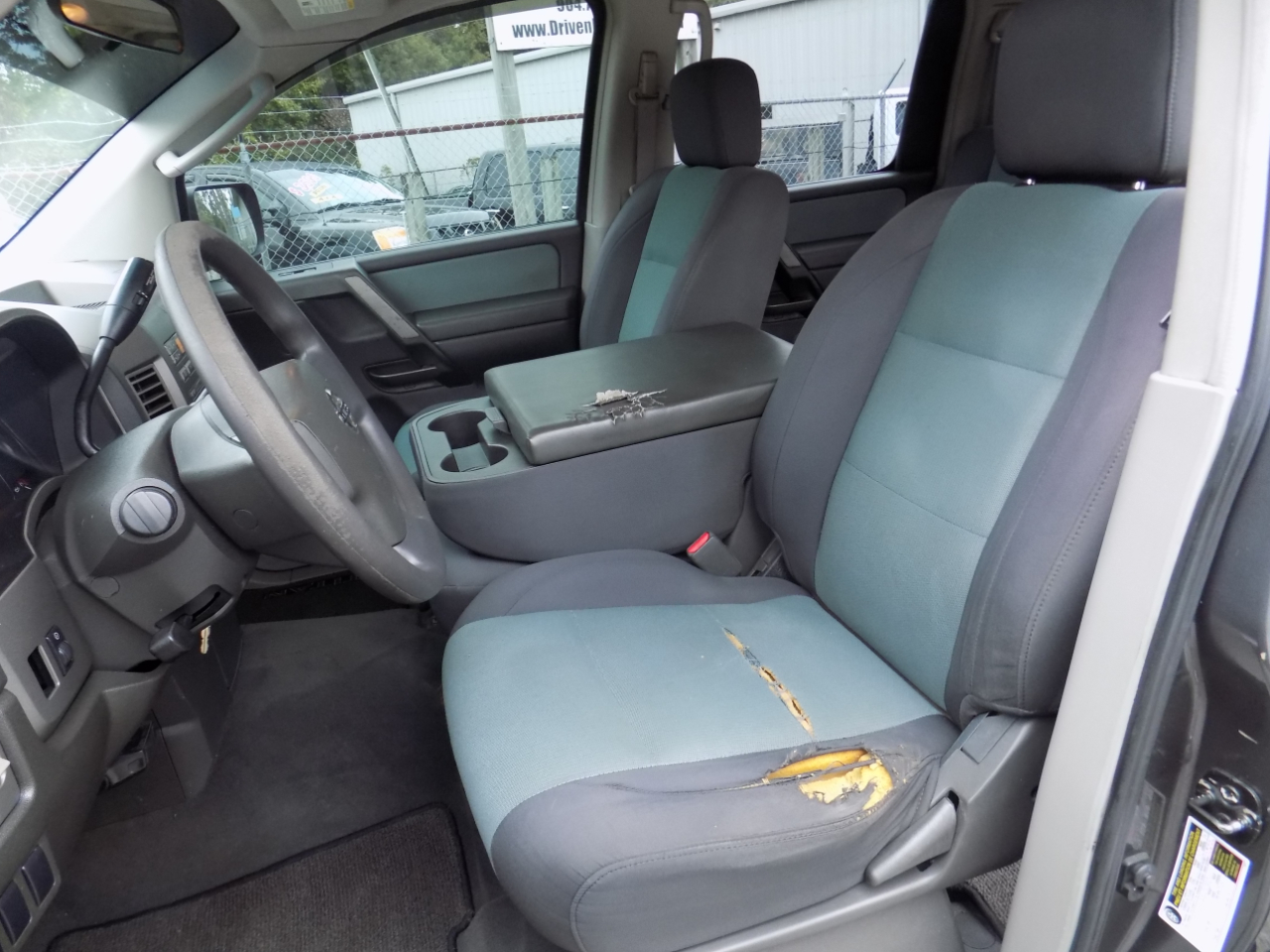 Nissan Titan XE Crew Cab 4WD 2004 Nissan Titan XE Crew Cab 4WD 2004