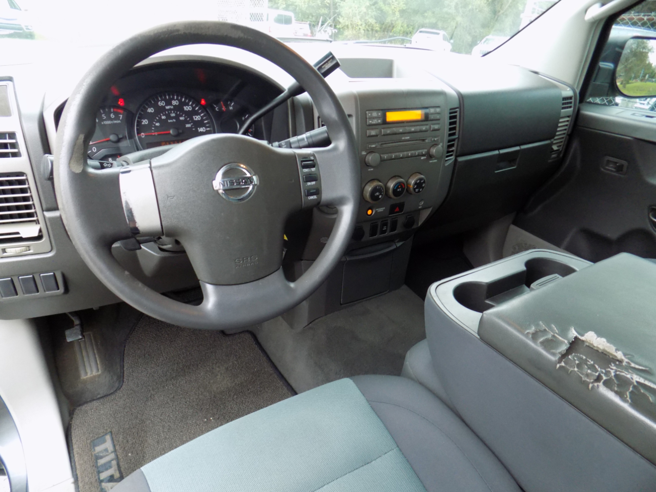 Nissan Titan XE Crew Cab 4WD 2004 Nissan Titan XE Crew Cab 4WD 2004