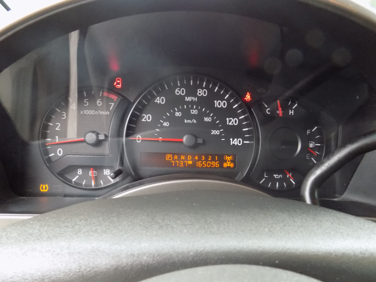 Nissan Titan XE Crew Cab 4WD 2004 Nissan Titan XE Crew Cab 4WD 2004