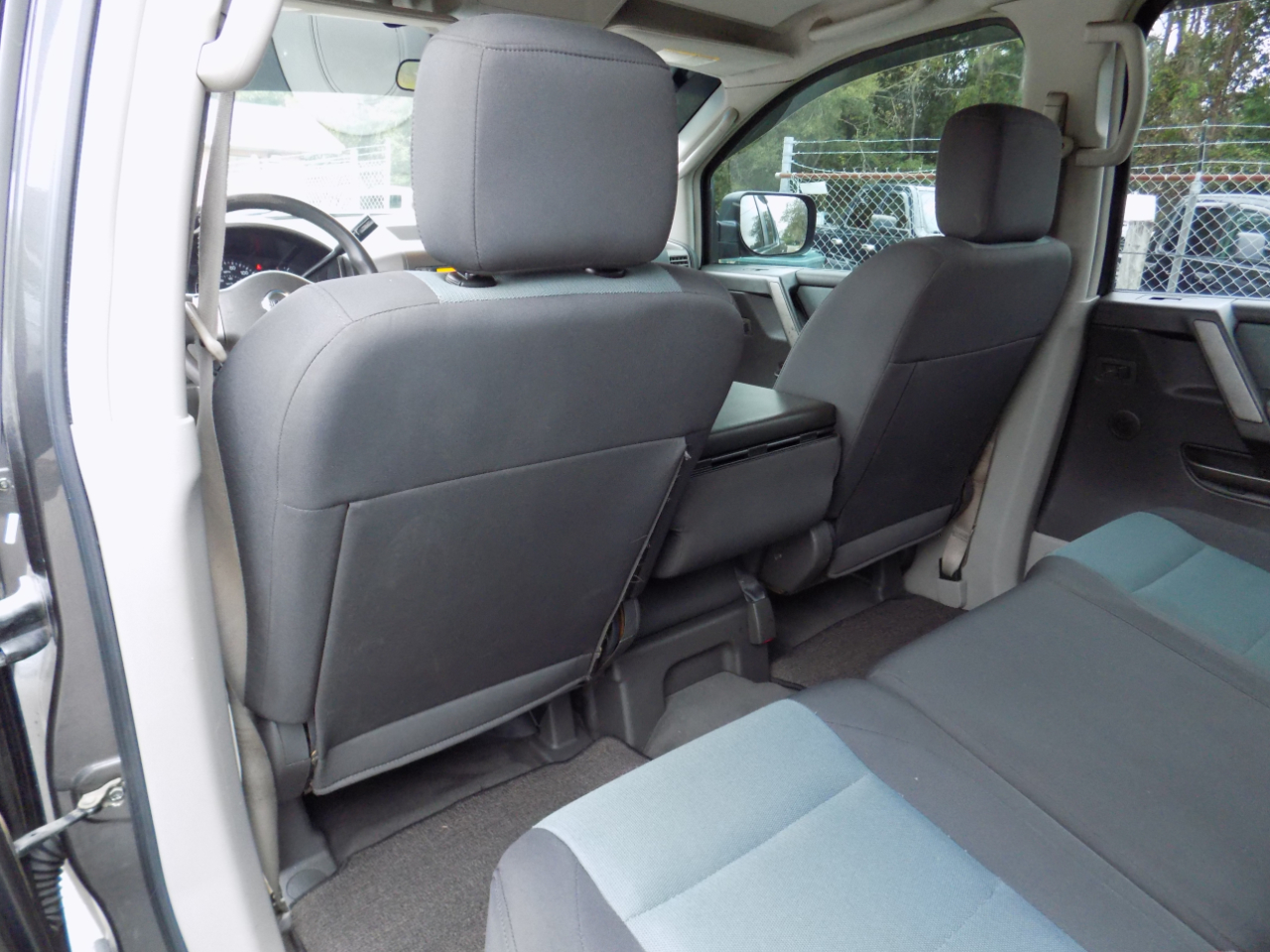 Nissan Titan XE Crew Cab 4WD 2004 Nissan Titan XE Crew Cab 4WD 2004