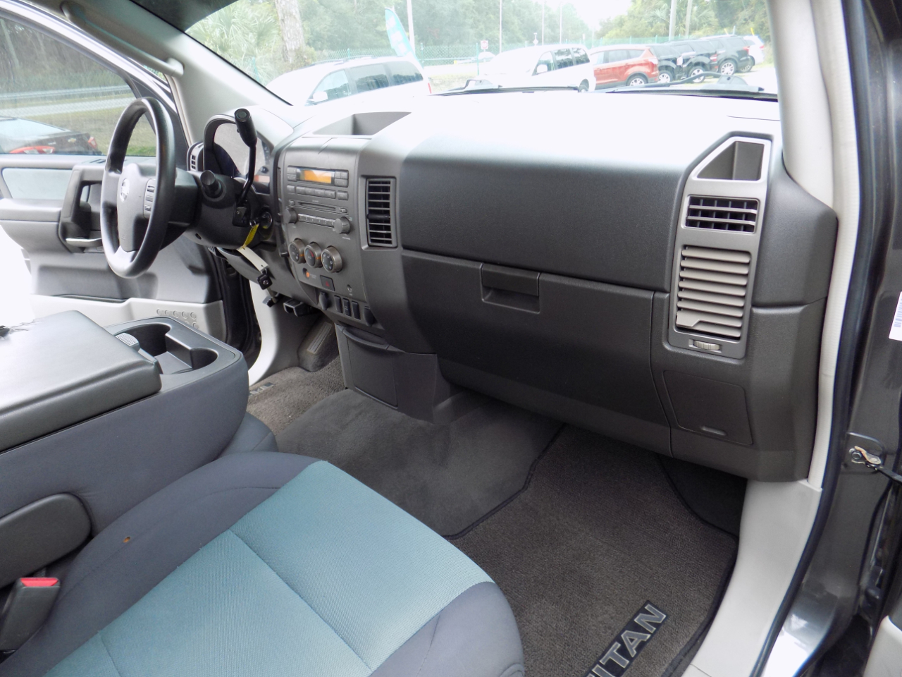 Nissan Titan XE Crew Cab 4WD 2004 Nissan Titan XE Crew Cab 4WD 2004