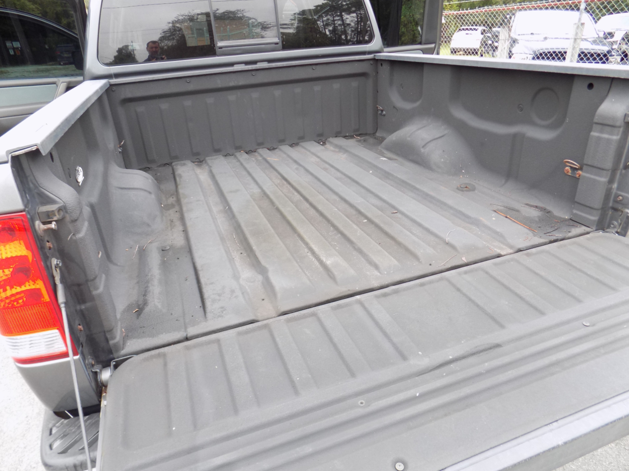 Nissan Titan XE Crew Cab 4WD 2004 Nissan Titan XE Crew Cab 4WD 2004