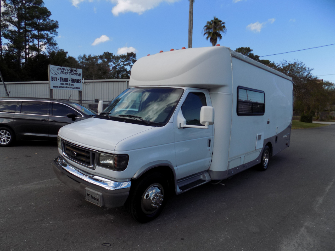 2003 Ford Econoline Class C Motorhome - 24 Foot